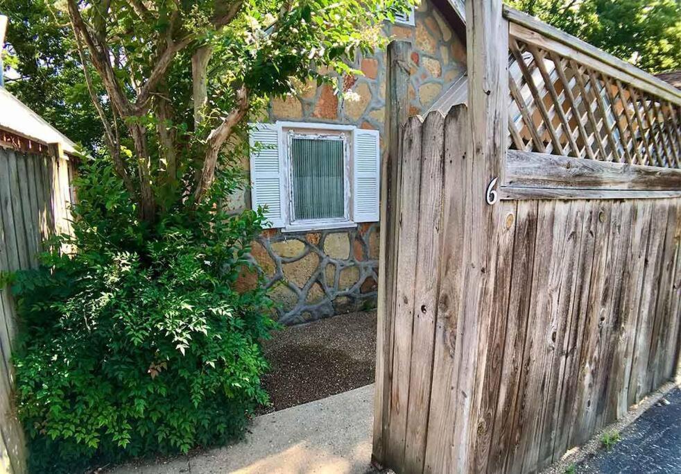 D'Vinery Rock Cottage/ #6 유레카 스프링스 외부 사진