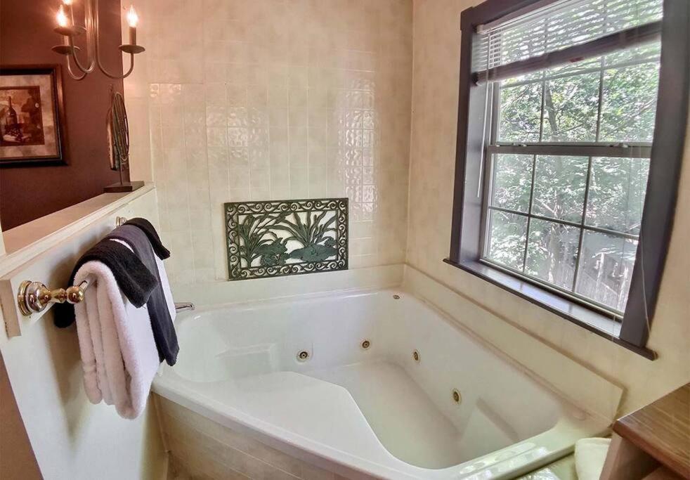 D'Vinery Rock Cottage/ #6 유레카 스프링스 외부 사진